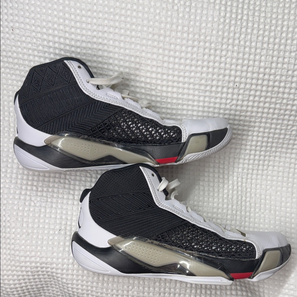 Youth Retro Air Jordan Air Zoom Black and White Basketball Sneakers - 6.5Y